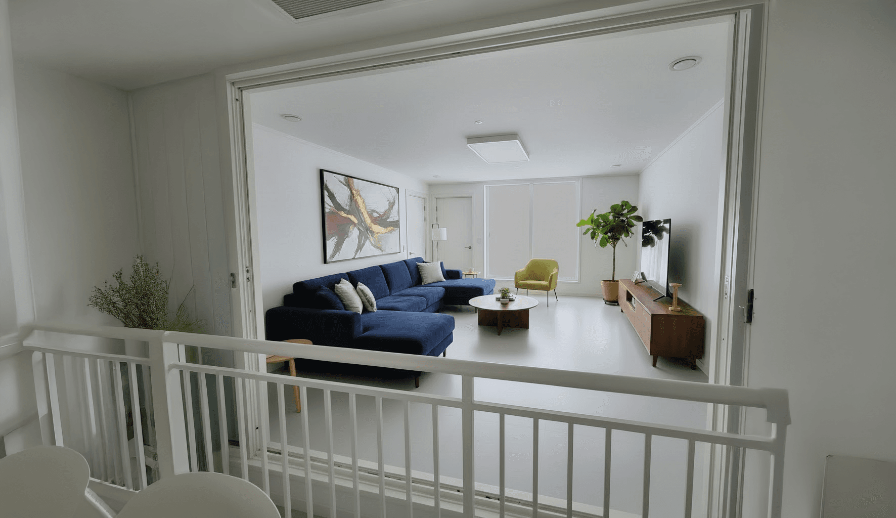 넓은 거실 시공